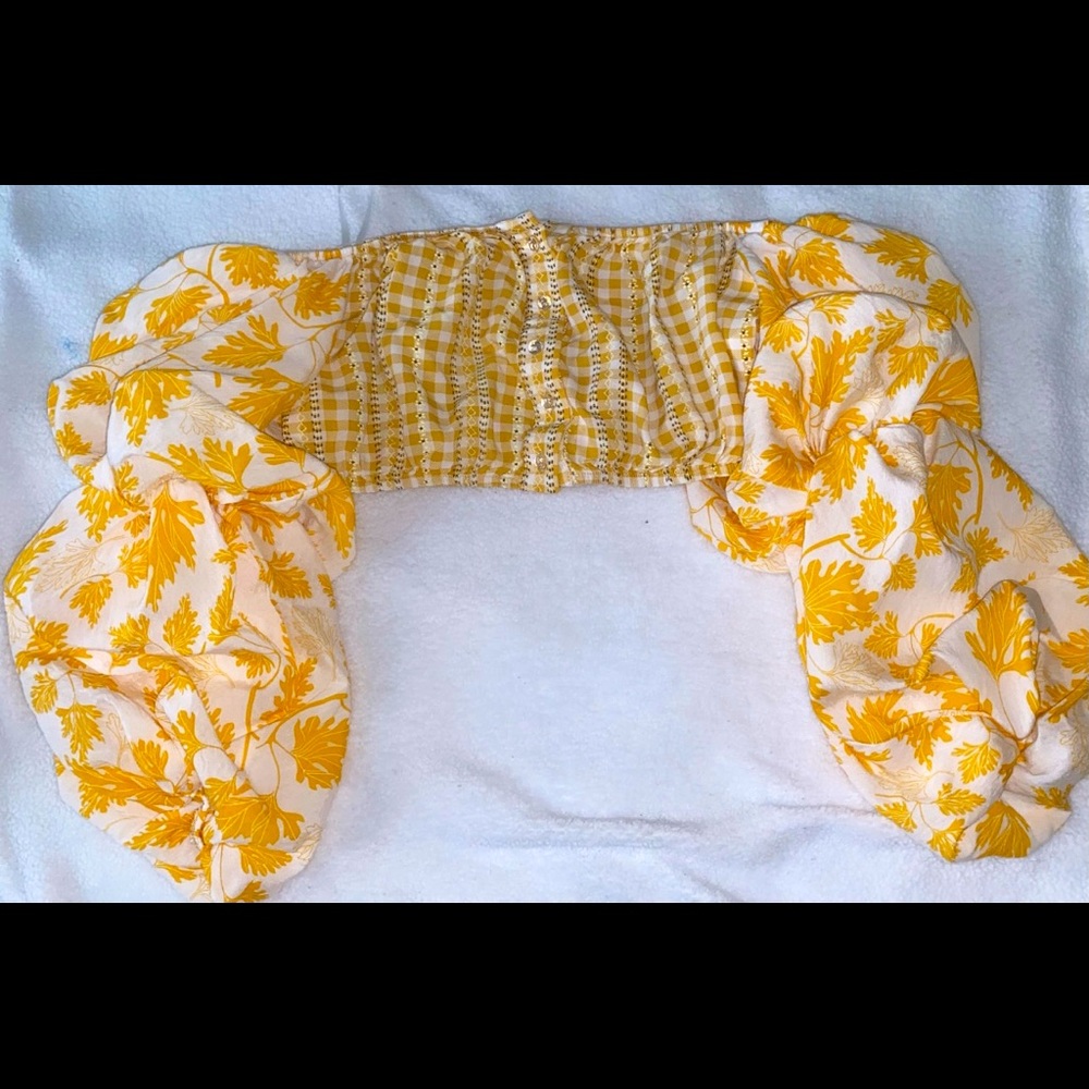 Floral cropped blouse